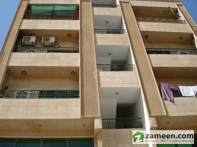 1st Floor Bungalow Facing Flat For Sale In Ittehad Commercial Area