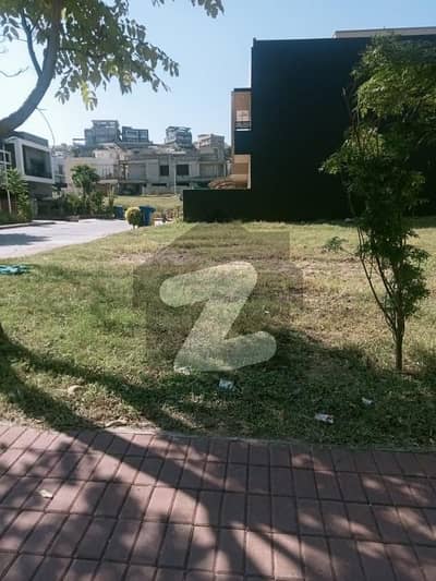 بحریہ ٹاؤن فیز 8 ۔ بلاک ایل بحریہ ٹاؤن فیز 8,بحریہ ٹاؤن راولپنڈی,راولپنڈی میں 5 مرلہ رہائشی پلاٹ 55.0 لاکھ میں برائے فروخت۔