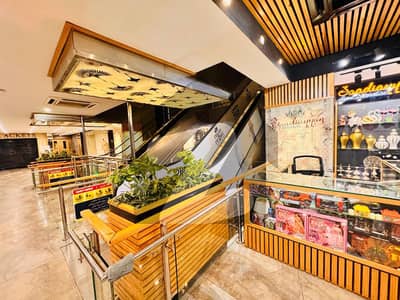 ژنہوا مال میاں محمود علی قصوری روڈ,گلبرگ,لاہور میں 3 مرلہ دکان 3.7 کروڑ میں برائے فروخت۔