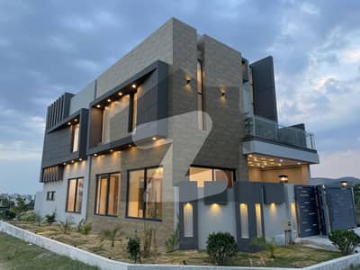 8 Marla Luxurious Corner House For Sale In Multi Garden B17 Islamabad