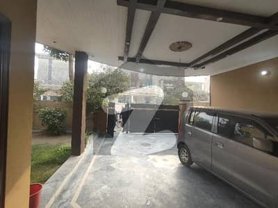 21-Marla House With 6-Bedrooms In Main Cantt 21-Marla House With 6-Bedrooms In Main Cantt
