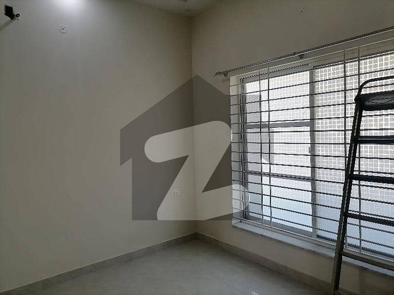 10 Marla House For sale In Wapda City