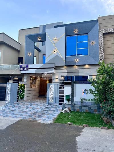 بحریہ ٹاؤن سیکٹر سی بحریہ ٹاؤن,لاہور میں 3 کمروں کا 5 مرلہ مکان 55.0 ہزار میں کرایہ پر دستیاب ہے۔