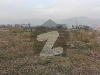 14 Marla Plot (40X80) Margala Facing At Reasonable Price ( 70 Ft Road )