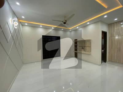 10 MARLA FULL HOUSE AVAILABLE FOR RENT IN WAPDA TOWN