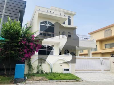 10 Marla Brand New Double Unit Solid Construction Good Location House Is Available For Sale 10 Marla Brand New Double Unit Solid Construction Good Location House Is Available For Sale