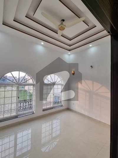 لو کاسٹ ۔ بلاک سی لو کاسٹ سیکٹر,بحریہ آرچرڈ فیز 2,بحریہ آرچرڈ,لاہور میں 3 کمروں کا 5 مرلہ مکان 1.65 کروڑ میں برائے فروخت۔