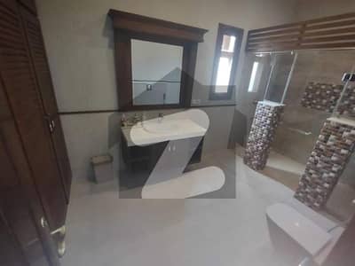 1000 Yard Like Brand New With Pool Basement Gym Thereat Prime Location Zone A Corner