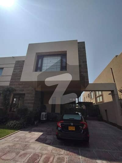 1000 Yard Like Brand New With Pool Basement Gym Thereat Prime Location Zone A Corner