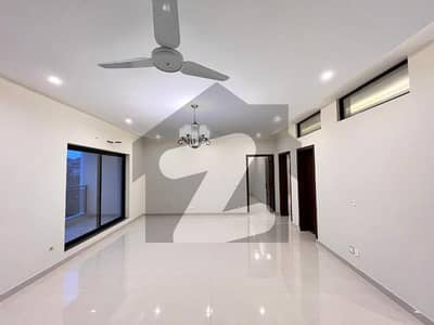 1.5 KANAL BEAUTIFUL HOUSE AVAILABLE FOR SALE