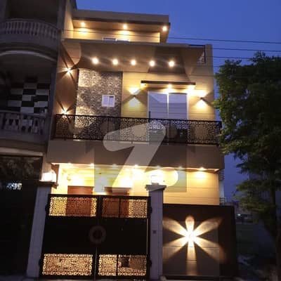 ڈی ایچ اے 9 ٹاؤن ڈیفنس (ڈی ایچ اے),لاہور میں 3 کمروں کا 5 مرلہ مکان 80.0 ہزار میں کرایہ پر دستیاب ہے۔ ڈی ایچ اے 9 ٹاؤن ڈیفنس (ڈی ایچ اے),لاہور میں 3 کمروں کا 5 مرلہ مکان 80.0 ہزار میں کرایہ پر دستیاب ہے۔