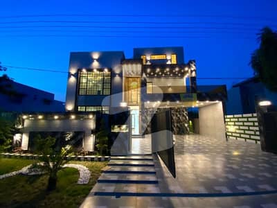 1 Kanal Brand New Ultra Modern Design With Double Height Lobby House For Sale