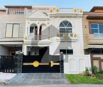 سٹی ہاؤسنگ سوسائٹی گوجرانوالہ میں 4 کمروں کا 5 مرلہ مکان 1.8 کروڑ میں برائے فروخت۔