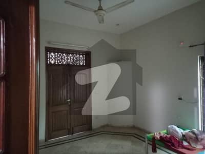 16 Marla Lower Portion For Rent Near To Doctors Hospital