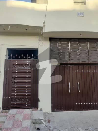 ایم اے جناح روڈ ملتان میں 1 کمرے کا 7 مرلہ مکان 32.0 ہزار میں کرایہ پر دستیاب ہے۔