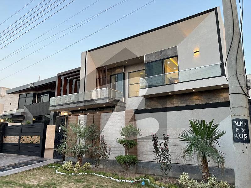 1 Kanal Luxury Modern House Available For Sale