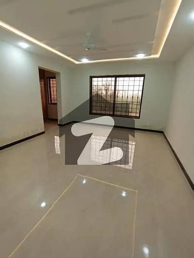 پارک انکلیو اسلام آباد میں 8 کمروں کا 1 کنال مکان 17.0 کروڑ میں برائے فروخت۔
