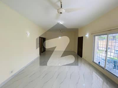 FOR RENT 1000 SQ YRD Brand New Single Storey House With Beautiful Lawn E_7 Sector