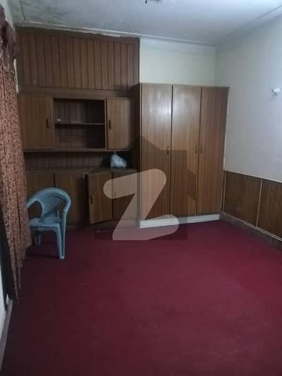 Room Available Near Barkat Market Garden Town