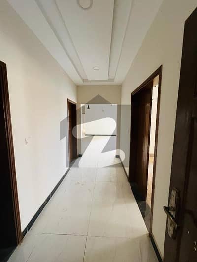 عسکری 5 ۔ سیکٹر جے عسکری 5,ملیر کنٹونمنٹ,کینٹ,کراچی میں 3 کمروں کا 11 مرلہ فلیٹ 4.1 کروڑ میں برائے فروخت۔