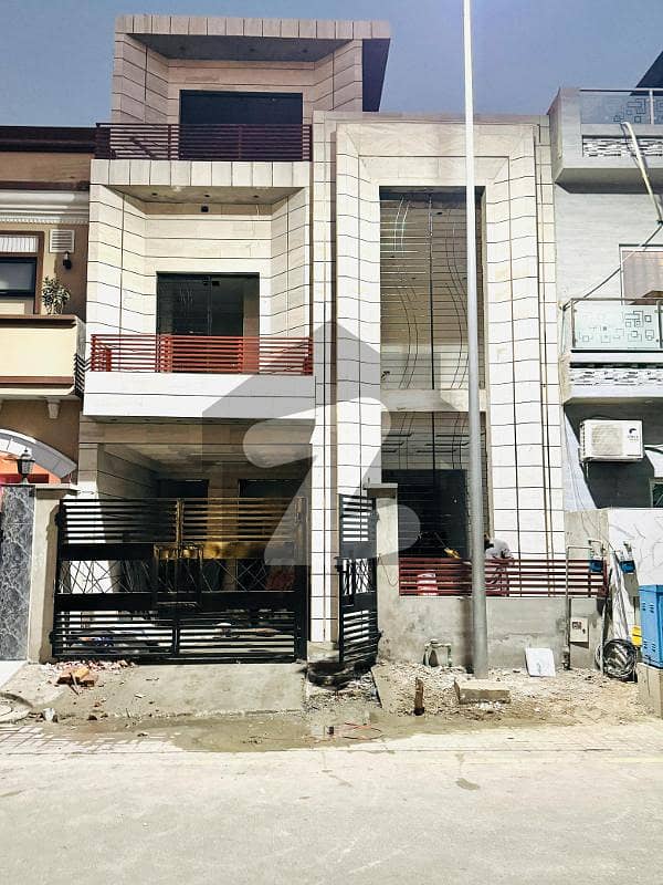 5 Marla Hot Location Solid Construction New Home For Sale In F Block Dream Gardens Lahore 5 Marla Hot Location Solid Construction New Home For Sale In F Block Dream Gardens Lahore
