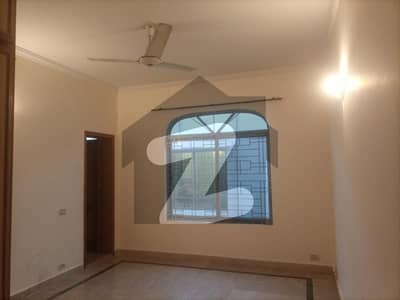 1 Kanal Upper Portion With Servant Quarter Is Available For Rent In Dha Phase 4 Near Gold Crest Mall