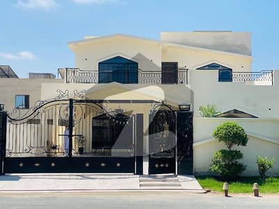 بش ایگزیکٹو ولاز ملتان میں 6 کمروں کا 17 مرلہ مکان 6.2 کروڑ میں برائے فروخت۔