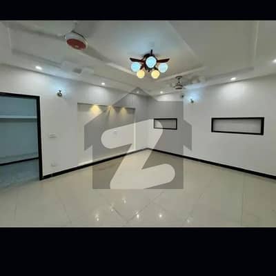 پیراگون سٹی لاہور میں 4 کمروں کا 1 کنال بالائی پورشن 90.0 ہزار میں کرایہ پر دستیاب ہے۔