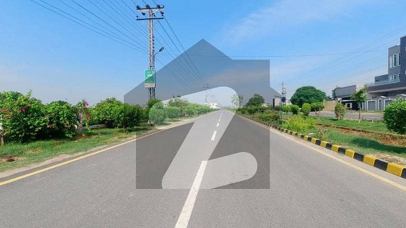 1 KANAL FACING PARK PLOT FOR SALE