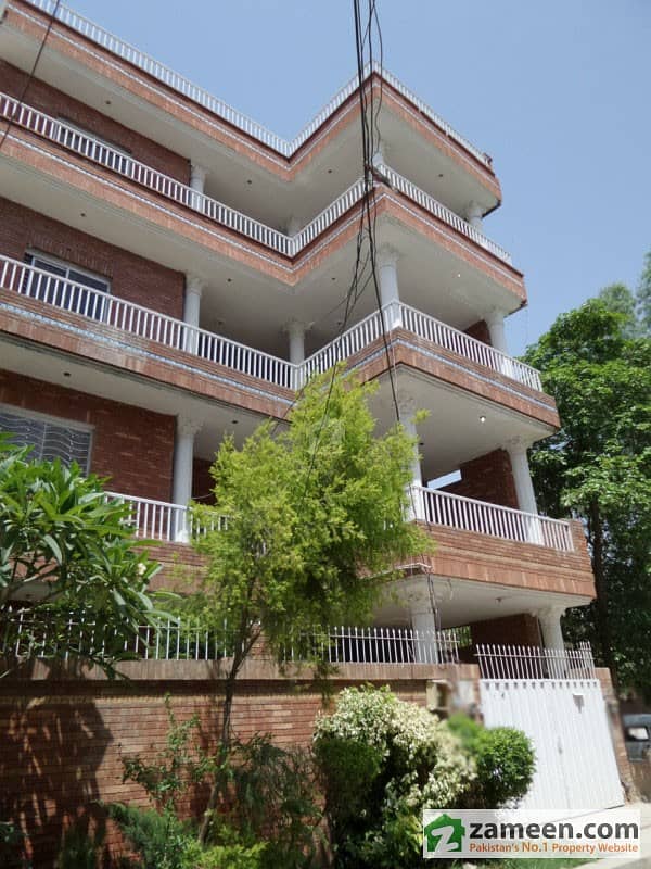 Corner Triple Storey House Is Available For Sale