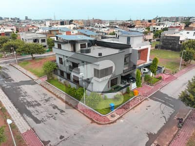 14 Marla Double Portion Executive House For Sale