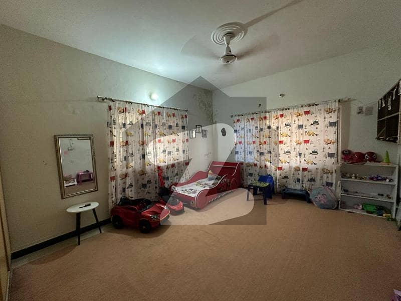 Liveable Triple Storey House 40x80 In I-8/3 Liveable Triple Storey House 40x80 In I-8/3