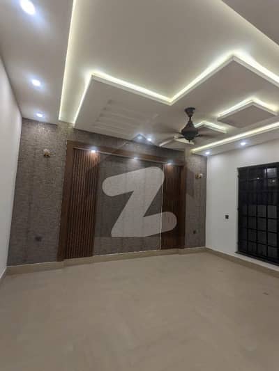 گارڈن ٹاؤن لاہور میں 6 کمروں کا 10 مرلہ مکان 6.8 کروڑ میں برائے فروخت۔