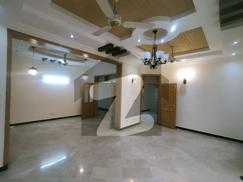 DOUBLE STOREeY HOUSE FOR RENT IN I-8 ISLAMABAD.