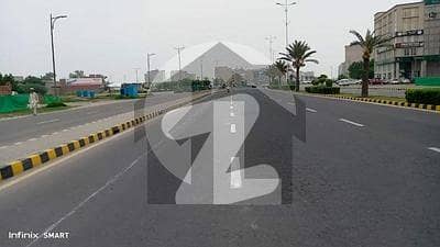 ڈی ایچ اے فیز 8 - بلاک ایکس فیز 8,ڈیفنس (ڈی ایچ اے),لاہور میں 1 کنال رہائشی پلاٹ 3.3 کروڑ میں برائے فروخت۔