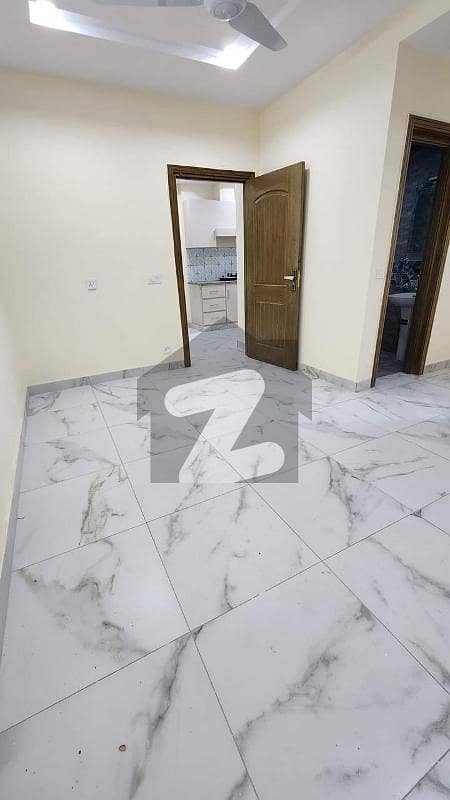 Beautiful living 5 bedroom villa of rent is available Beautiful living 5 bedroom villa of rent is available
