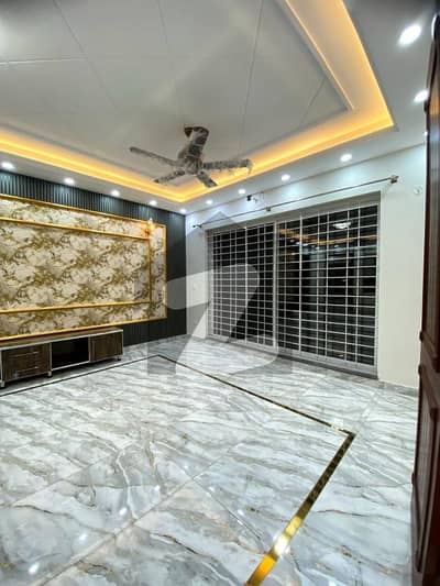 18 Marla Brand New House Available For Sale