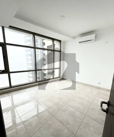 Elegant 4 Bedroom Seafront Apartment Available For Rent In Emaar Pearl Tower! Elegant 4 Bedroom Seafront Apartment Available For Rent In Emaar Pearl Tower!