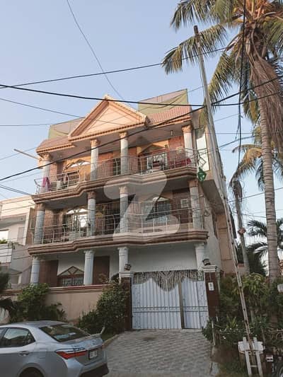 Tripple Storey 240 Square Yards House Available In Gulshan-e-Iqbal - Block 3 For sale