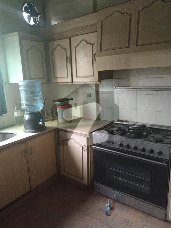 flat for rent college road