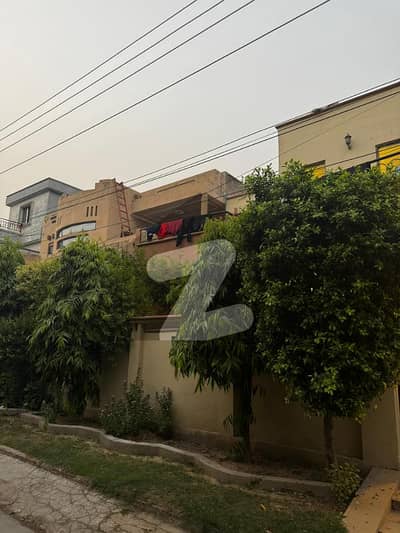 جوہر ٹاؤن فیز 1 - بلاک بی1 جوہر ٹاؤن فیز 1,جوہر ٹاؤن,لاہور میں 3 کمروں کا 7 مرلہ مکان 3.25 کروڑ میں برائے فروخت۔