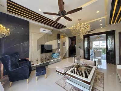 ONE KANAL LUXURY HOUSE FOR SALE AT VERY HOT LOCATION NEAR PARK AND MOSQUE