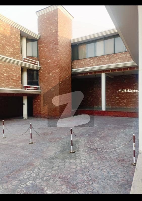 100,000 Sqft Covered Area Factory & Warehouse Available For Rent at Khurianwala, Near Amtex Mill Faisalabad 100,000 Sqft Covered Area Factory & Warehouse Available For Rent at Khurianwala, Near Amtex Mill Faisalabad