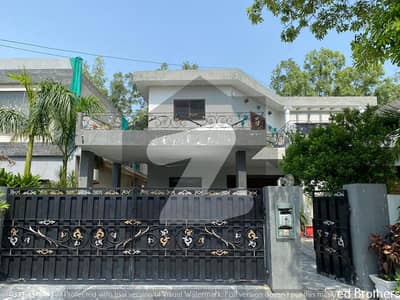 ڈی ایچ اے فیز 4 - بلاک ایفایف فیز 4,ڈیفنس (ڈی ایچ اے),لاہور میں 5 کمروں کا 1 کنال مکان 5.7 کروڑ میں برائے فروخت۔ ڈی ایچ اے فیز 4 - بلاک ایفایف فیز 4,ڈیفنس (ڈی ایچ اے),لاہور میں 5 کمروں کا 1 کنال مکان 5.7 کروڑ میں برائے فروخت۔