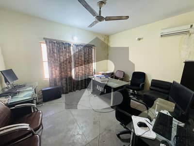 Office For Rent In Phase 1 Bilal Market 3 Floor