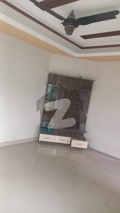 10 Marla Upper Portion for Rent 3 Bedrooms Askari 10, Sector-E, Lahore Cantt