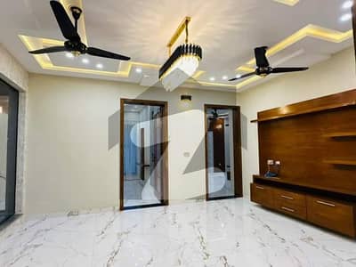 10 Marla Brand New Luxury Lower Portion For Rent In OVERSEAS B BLOCK Bahria Town Lahore