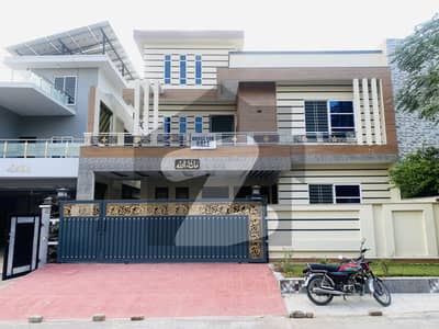 Stunning 10 Marla House In Media Town
