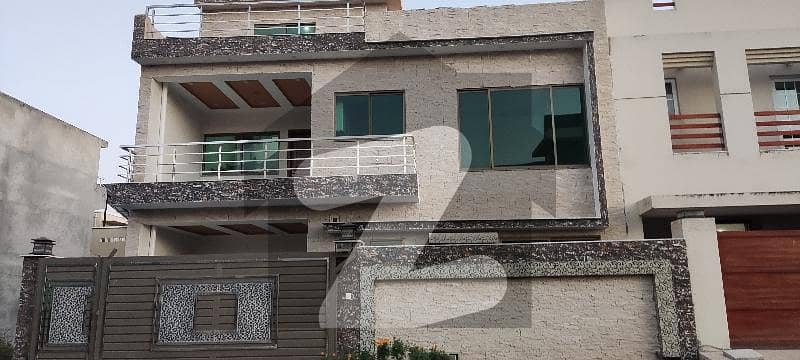 ڈی ۔ 12 اسلام آباد میں 5 کمروں کا 10 مرلہ مکان 8.8 کروڑ میں برائے فروخت۔ ڈی ۔ 12 اسلام آباد میں 5 کمروں کا 10 مرلہ مکان 8.8 کروڑ میں برائے فروخت۔