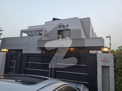 ڈی ایچ اے فیز 6 - بلاک جے فیز 6,ڈیفنس (ڈی ایچ اے),لاہور میں 5 کمروں کا 1 کنال مکان 8.0 کروڑ میں برائے فروخت۔